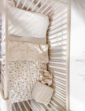 Cargar imagen en el visor de la galería, Toddler Blanket | Floral | Pre-Order November
