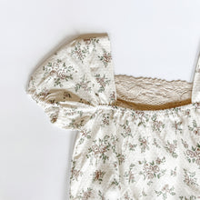Laden Sie das Bild in den Galerie-Viewer, Bella Bonnet Romper Set
