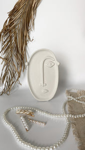 Trinity Plate | Oval